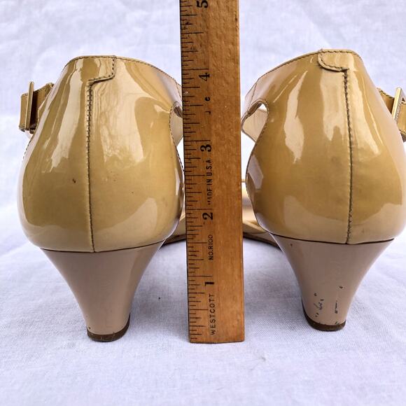 Jimmy Choo Shoes Tan Patent Leather T Strap Wedge Sandal Made in Italy Flawed 39 - Picture 9 of 14